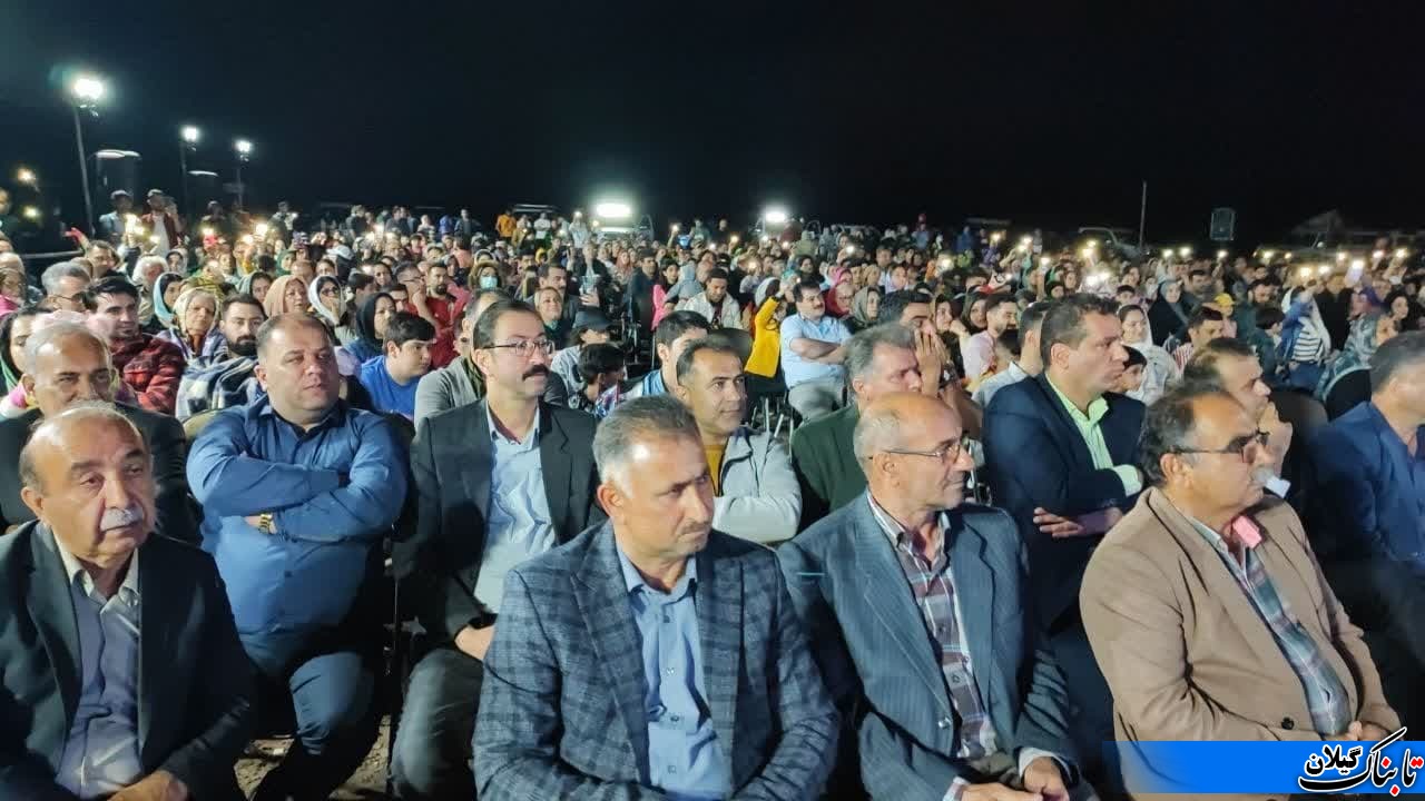 نخستین برنامه فرهنگی شب های خزر تا خلیج فارس جمعه هشتم اردیبهشت در ساحل چمخاله برگزار شد