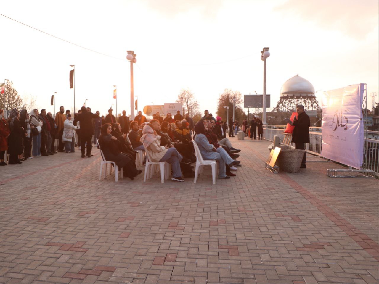 رونمایی از دیوارکوب نمایش &laquo;چلاق آینیشمان&raquo; در بندر انزلی+تصاویر