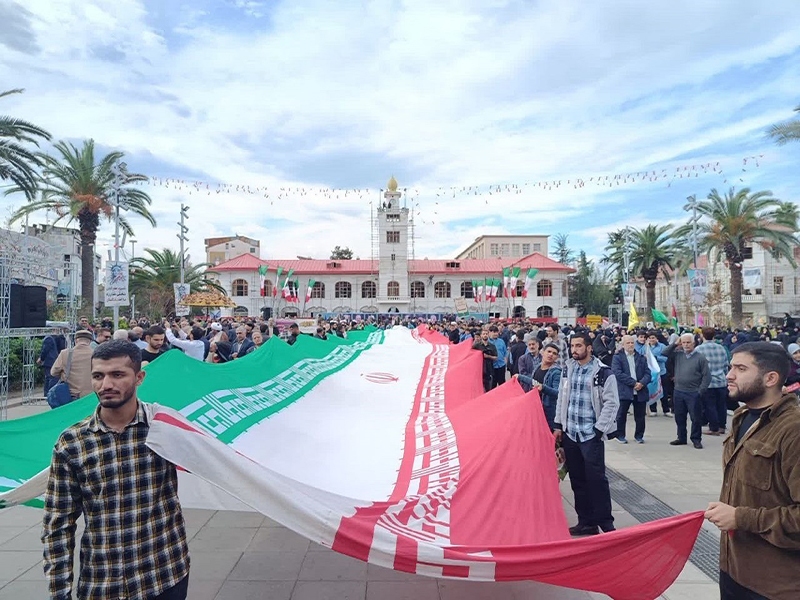 نمایش وحدت و بیداری مردم ولایتمدار رشت برابر استکبار/ خروش مردم رشت در یوم&zwnj;الله ۱۳ آبان