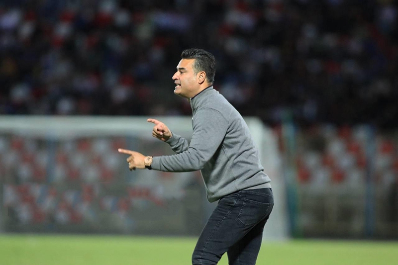 همه مقصرند جز آقای سرمربی!/ از لقب &laquo;میرزاکوچک&raquo; تا درگیری عجیب با خبرنگار! + فیلم