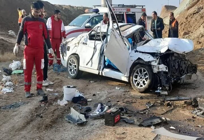 برخورد شدید پژو پارس و سمند در محور لوشان &ndash; سیاه&zwnj;پوش/ مصدومان به مراکز درمانی منتقل شدند