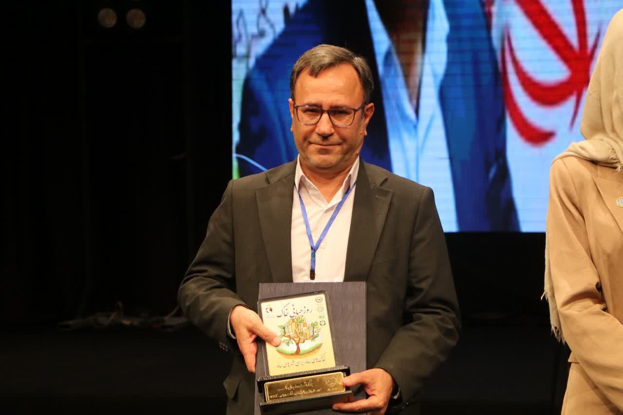 لرستان درخشید؛ انتخاب به&zwnj;عنوان استان برتر آب و خاک در روز جهانی خاک