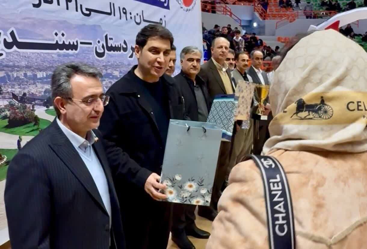 حضور استاندار کردستان در رقابتهای کونگفوی قهرمانی کشور در سنندج + تصاویر حضور استاندار کردستان در رقابتهای کونگفوی قهرمانی کشور در سنندج + تصاویر