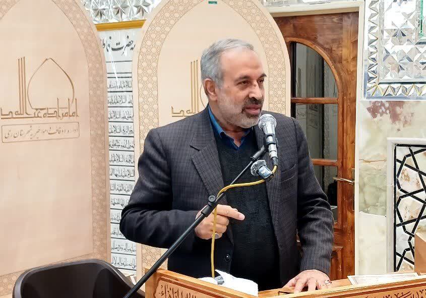 مقاومت و پیروی از راه شهدا رمز پایداری انقلاب